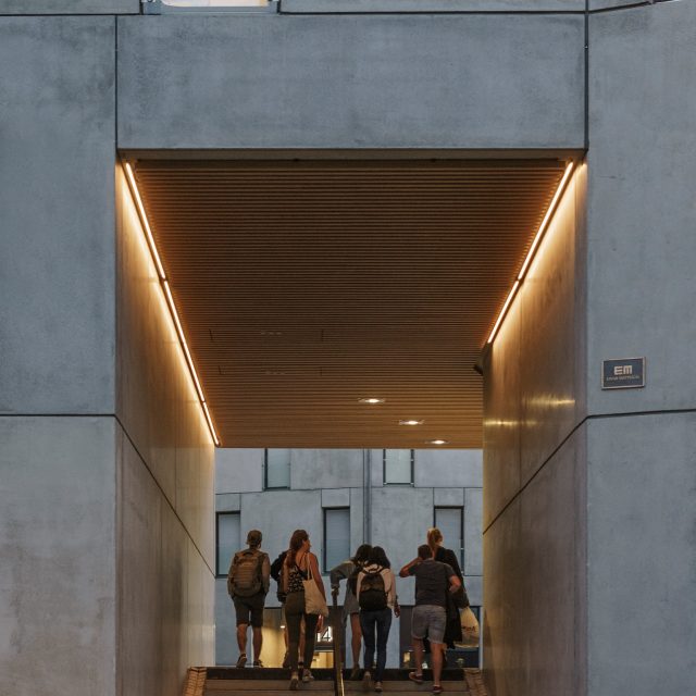 KTH exteriör detalj trappa